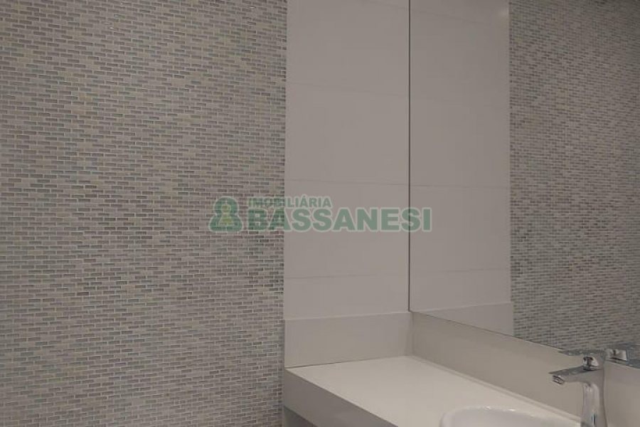 Apto Mobiliado com 107m², 3 dormitórios, 2 vagas, no bairro Panazzolo em Caxias do Sul para Alugar