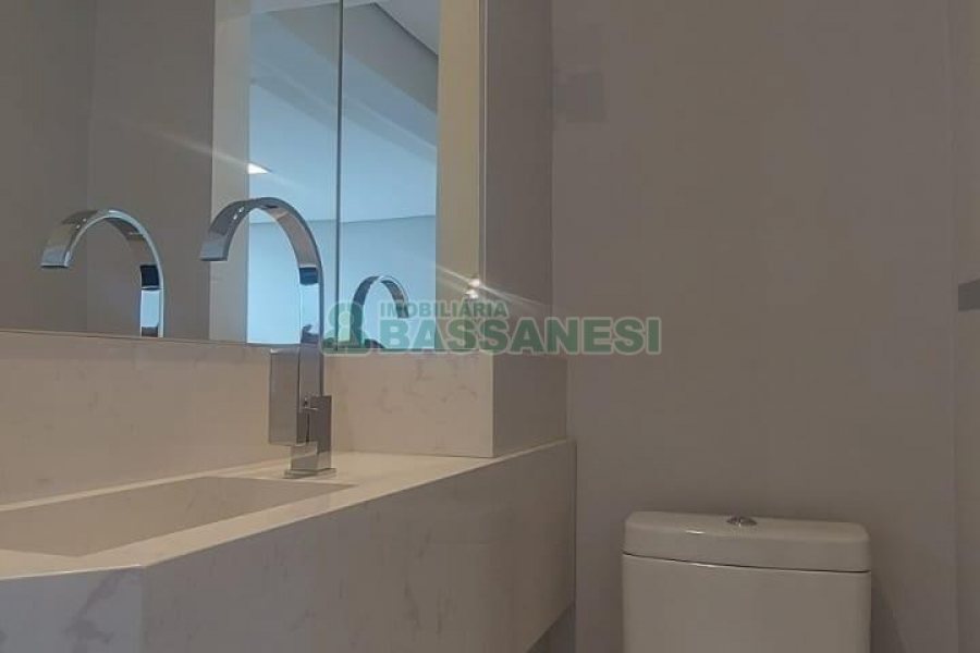 Apto Mobiliado com 107m², 3 dormitórios, 2 vagas, no bairro Panazzolo em Caxias do Sul para Alugar