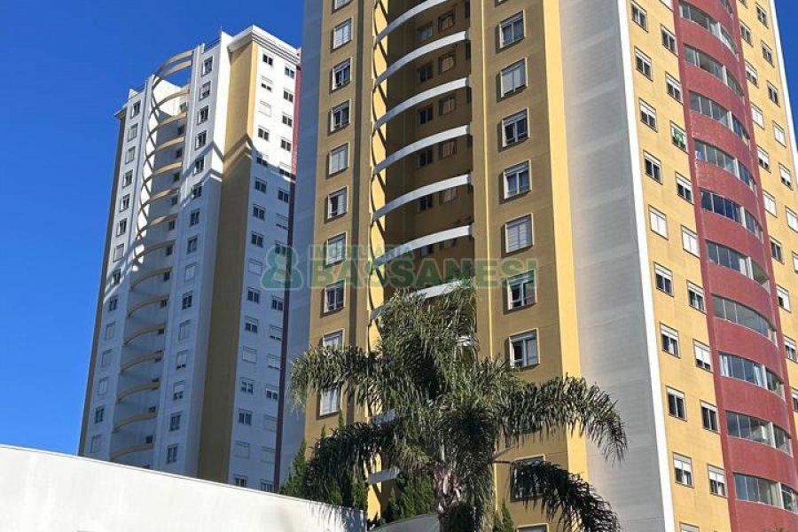 Apartamento com 94m², 3 dormitórios, 2 vagas, no bairro Rio Branco em Caxias do Sul para Comprar
