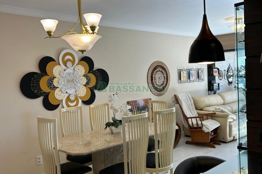 Apartamento com 94m², 3 dormitórios, 2 vagas, no bairro Rio Branco em Caxias do Sul para Comprar