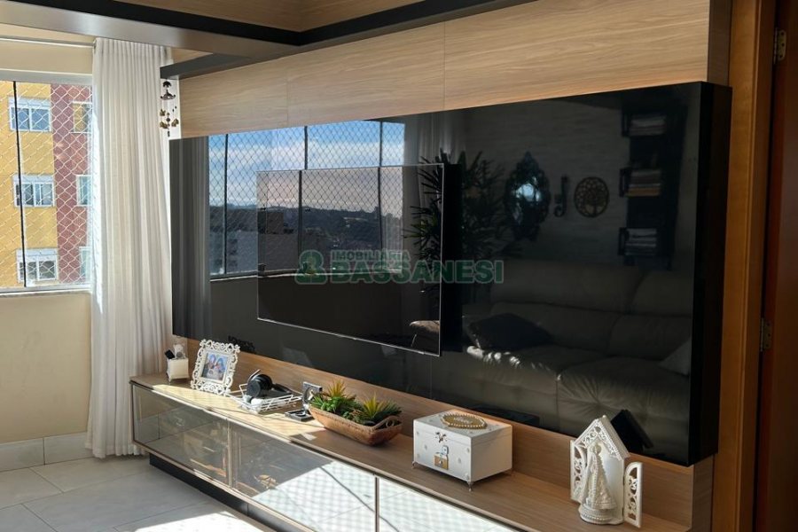 Apartamento com 94m², 3 dormitórios, 2 vagas, no bairro Rio Branco em Caxias do Sul para Comprar