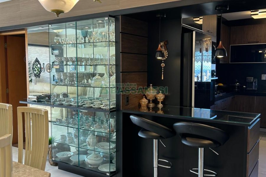 Apartamento com 94m², 3 dormitórios, 2 vagas, no bairro Rio Branco em Caxias do Sul para Comprar