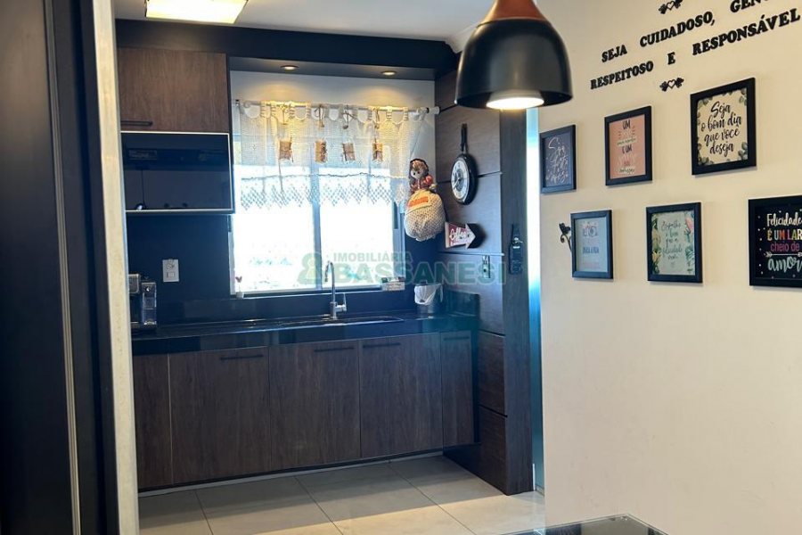 Apartamento com 94m², 3 dormitórios, 2 vagas, no bairro Rio Branco em Caxias do Sul para Comprar