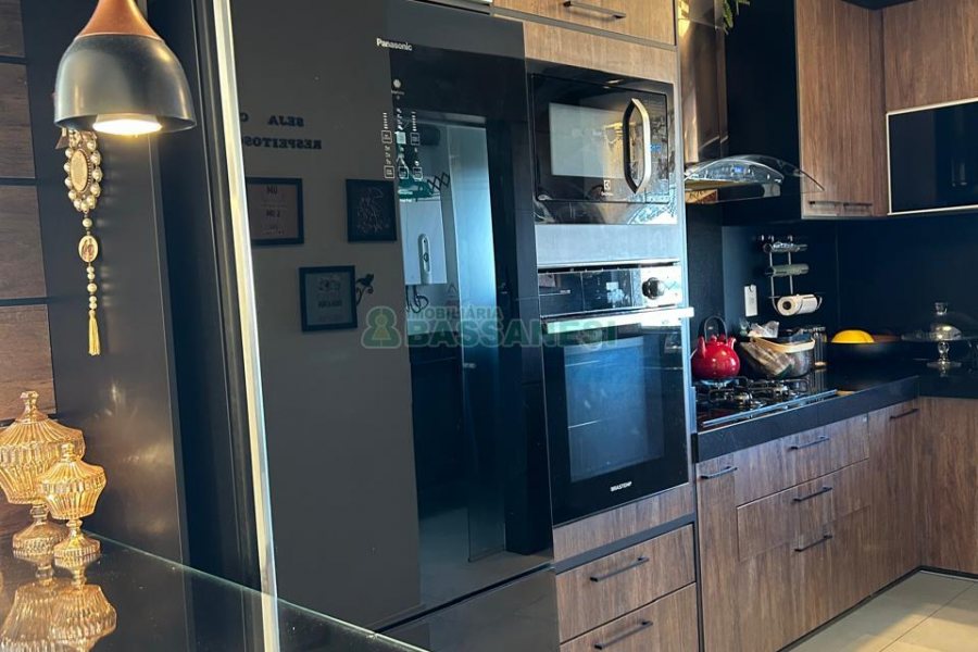 Apartamento com 94m², 3 dormitórios, 2 vagas, no bairro Rio Branco em Caxias do Sul para Comprar