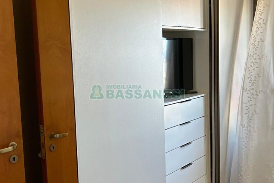 Apartamento com 94m², 3 dormitórios, 2 vagas, no bairro Rio Branco em Caxias do Sul para Comprar