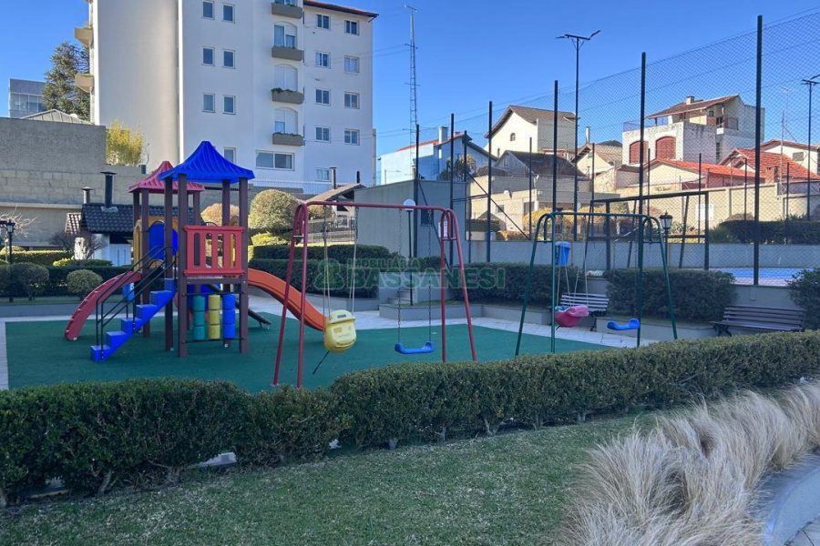 Apartamento com 94m², 3 dormitórios, 2 vagas, no bairro Rio Branco em Caxias do Sul para Comprar