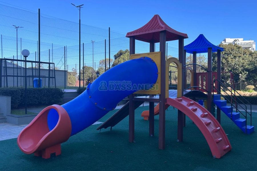 Apartamento com 94m², 3 dormitórios, 2 vagas, no bairro Rio Branco em Caxias do Sul para Comprar