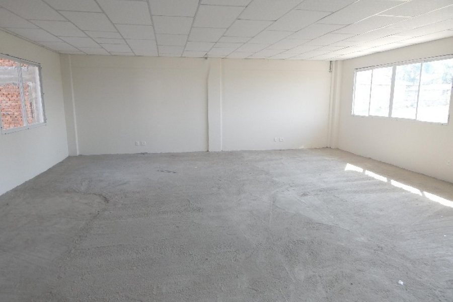 Sala com 85m², no bairro Vinhedos em Caxias do Sul para Comprar