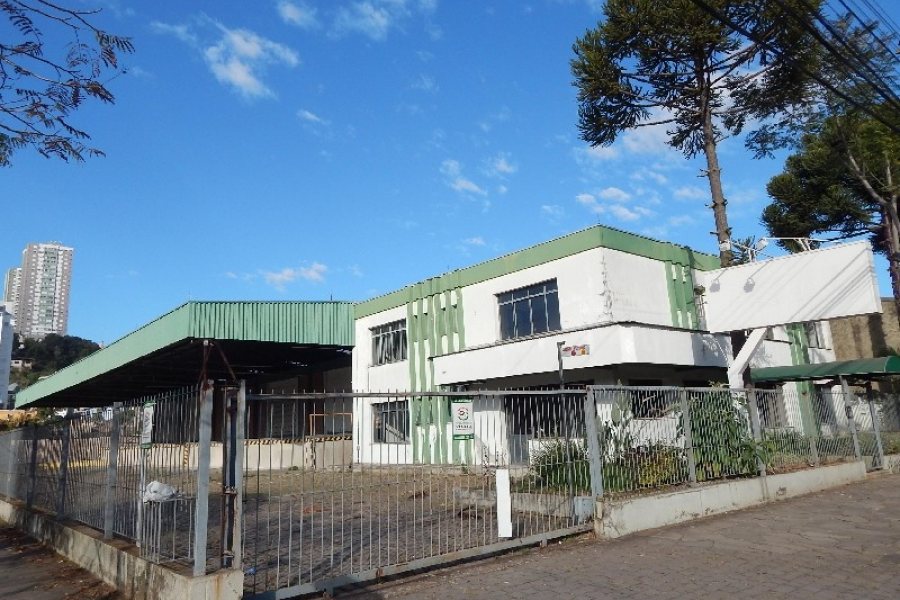 Pavilhão com 1397m², no bairro São José em Caxias do Sul para Alugar