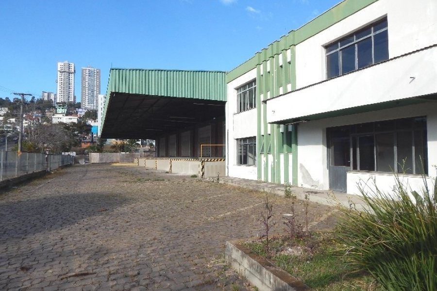 Pavilhão com 1397m², no bairro São José em Caxias do Sul para Alugar