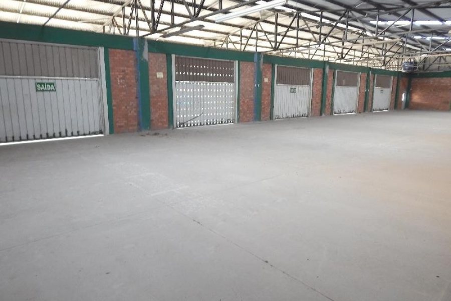 Pavilhão com 1397m², no bairro São José em Caxias do Sul para Alugar