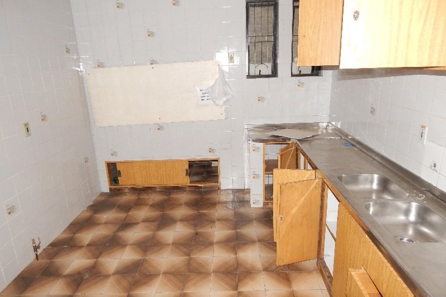 Pavilhão com 1397m², no bairro São José em Caxias do Sul para Alugar