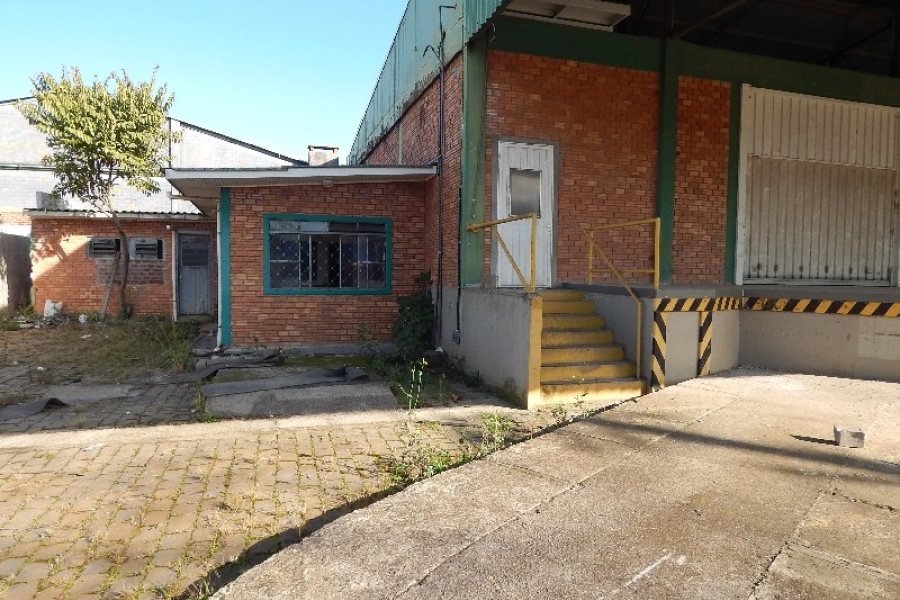 Pavilhão com 1397m², no bairro São José em Caxias do Sul para Alugar