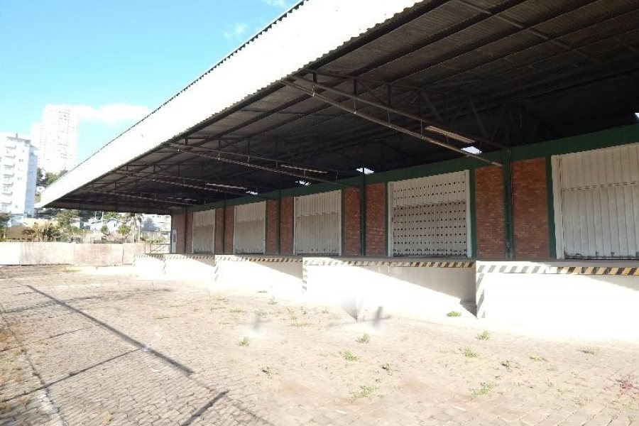 Pavilhão com 1397m², no bairro São José em Caxias do Sul para Alugar