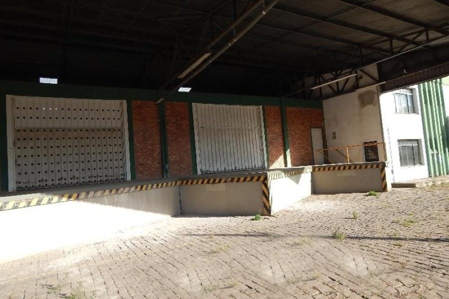 Pavilhão com 1397m², no bairro São José em Caxias do Sul para Alugar
