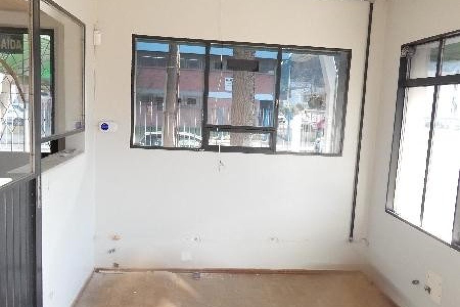 Pavilhão com 1397m², no bairro São José em Caxias do Sul para Alugar