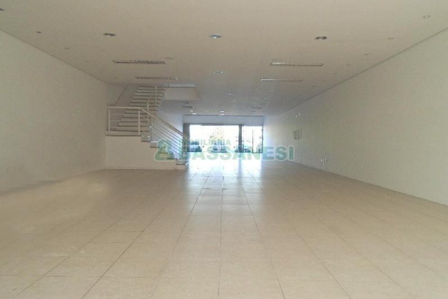 Loja com 500m², no bairro Villagio Iguatemi em Caxias do Sul para Alugar