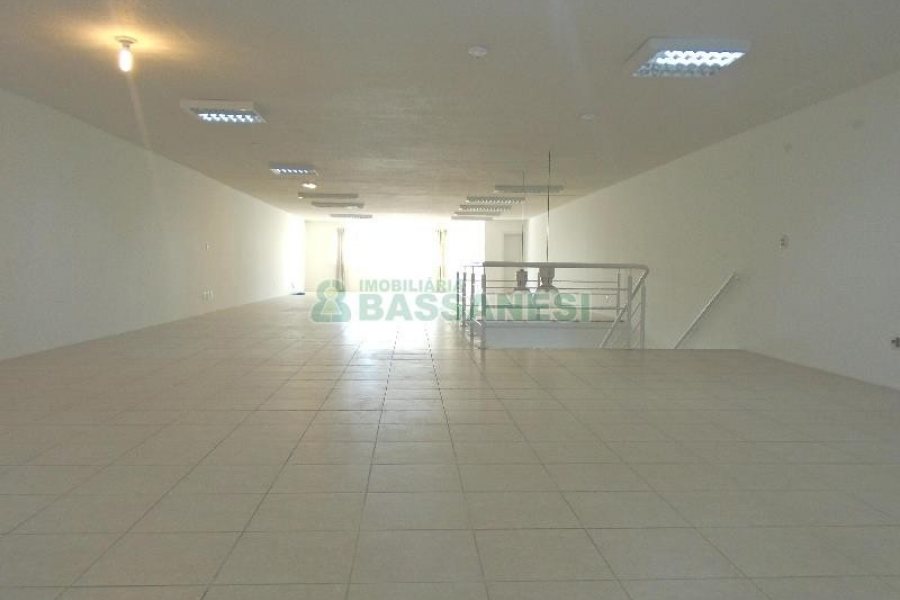 Loja com 500m², no bairro Villagio Iguatemi em Caxias do Sul para Alugar
