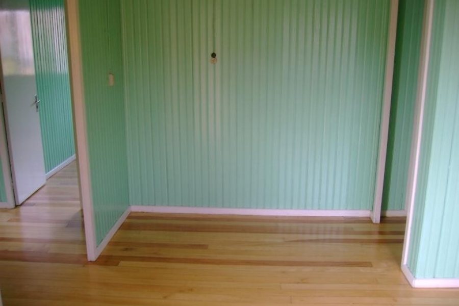 Casa com 160m², 6 dormitórios, 1 vaga, no bairro Pio X em Caxias do Sul para Comprar