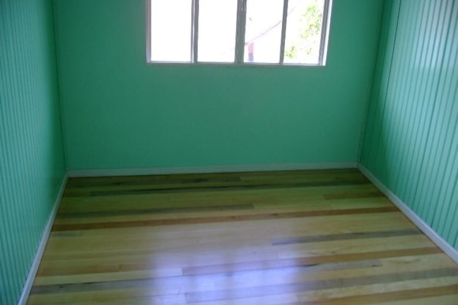 Casa com 160m², 6 dormitórios, 1 vaga, no bairro Pio X em Caxias do Sul para Comprar