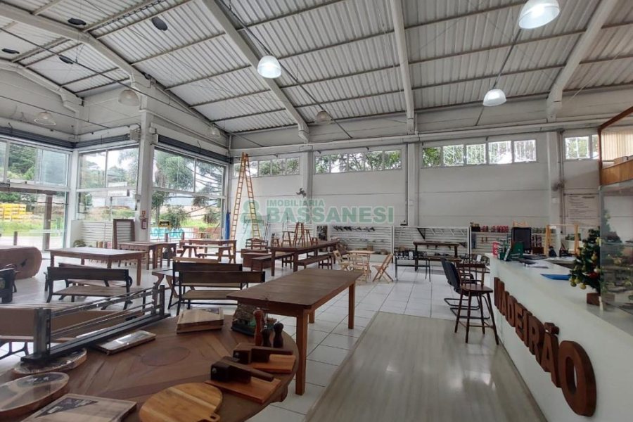 Loja com 350m², no bairro Planalto em Caxias do Sul para Alugar