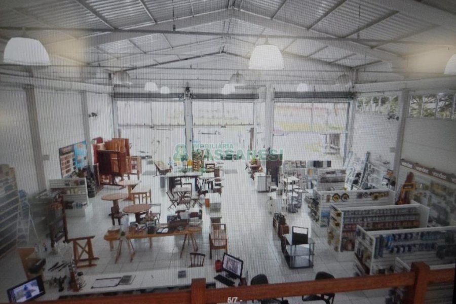 Loja com 350m², no bairro Planalto em Caxias do Sul para Alugar