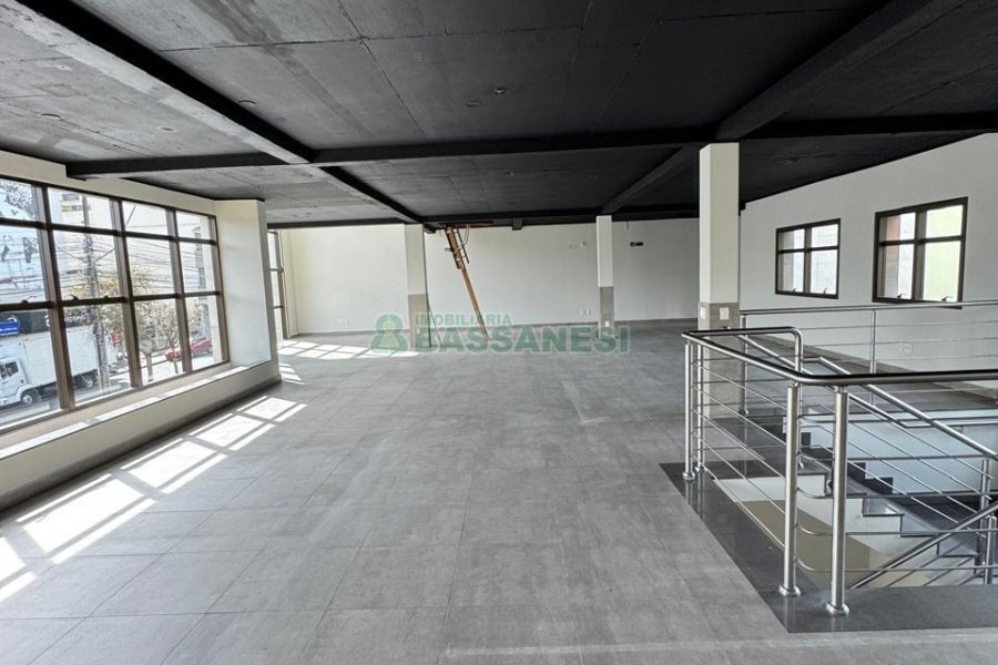 Loja com 527m², no bairro São Pelegrino em Caxias do Sul para Alugar