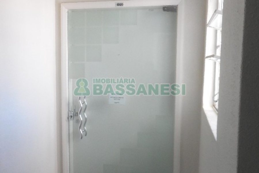 Sala com 61m², no bairro Centro em Caxias do Sul para Comprar