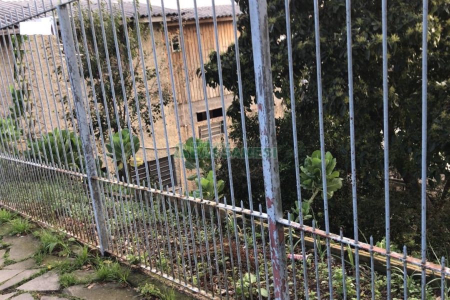 Casa, 4 dormitórios, 1 vaga, no bairro Jardelino Ramos em Caxias do Sul para Comprar