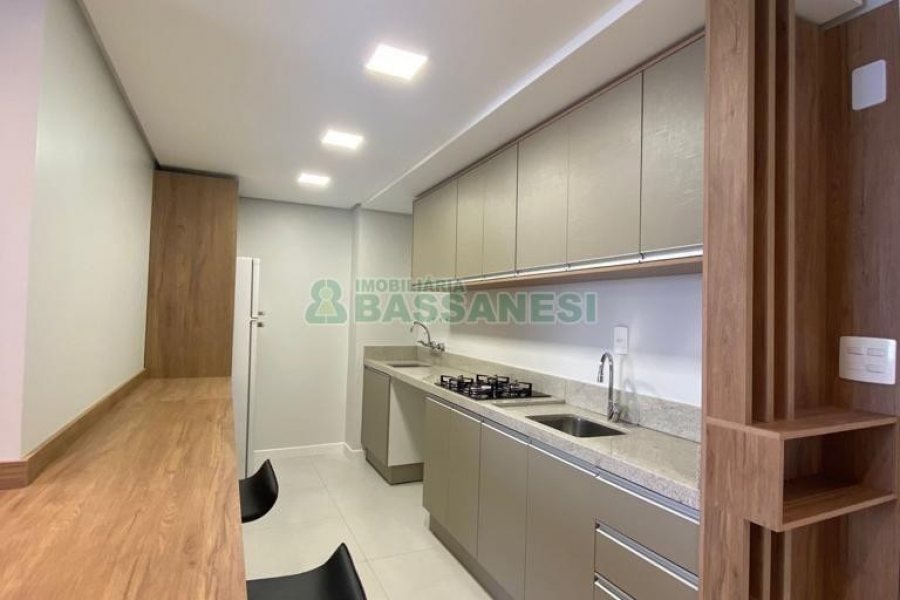 Apto Mobiliado com 50m², 1 dormitório, 1 vaga, no bairro Villagio Iguatemi em Caxias do Sul para Alugar