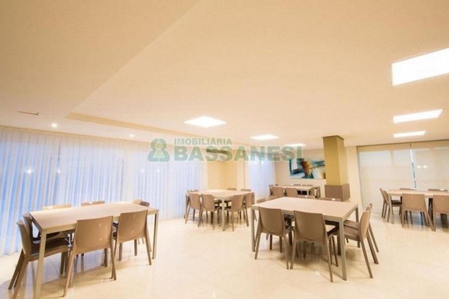 Apto Mobiliado com 50m², 1 dormitório, 1 vaga, no bairro Villagio Iguatemi em Caxias do Sul para Alugar