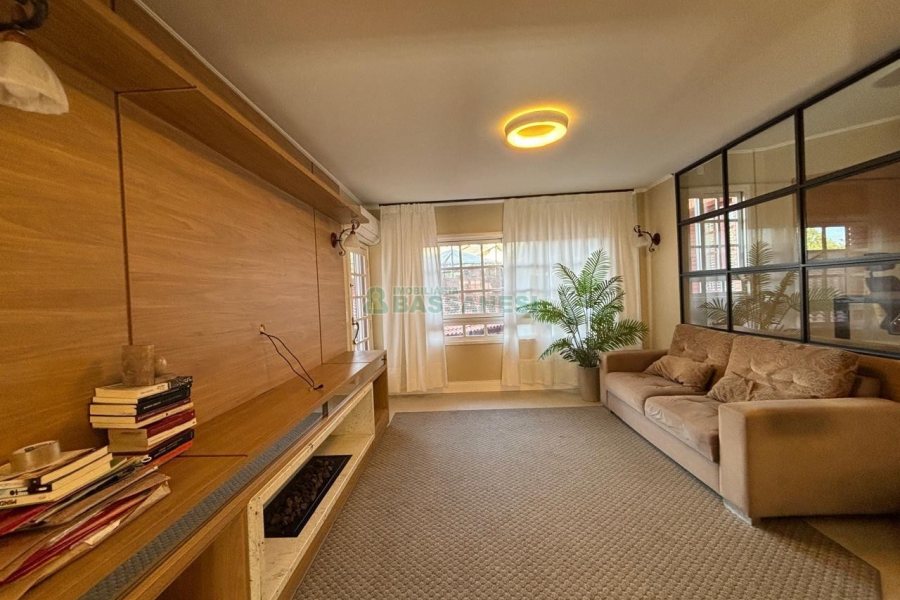 Apartamento com 190m², 3 dormitórios, 2 vagas, no bairro Madureira em Caxias do Sul para Alugar