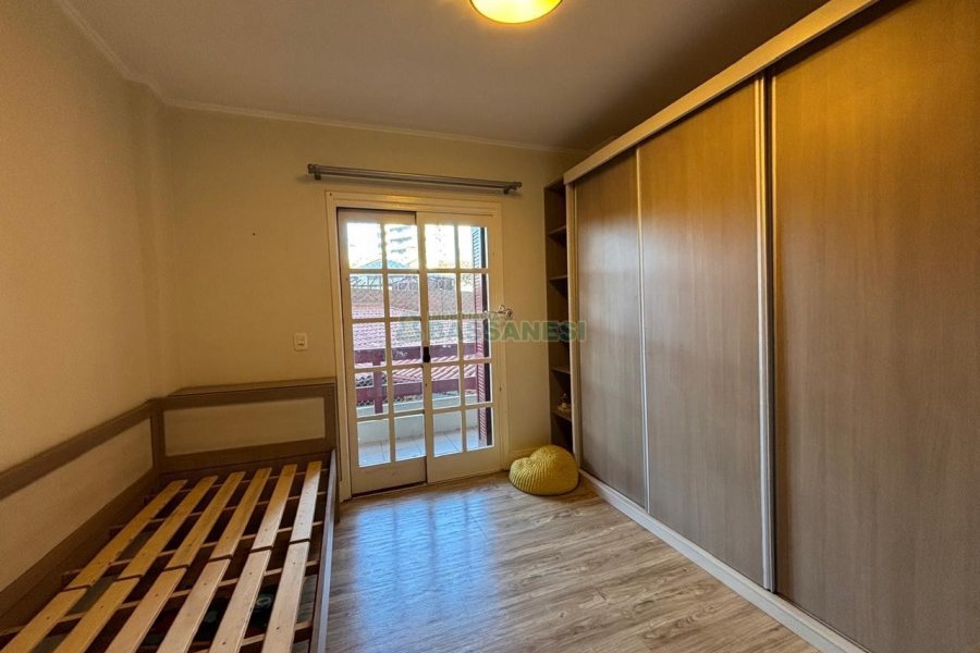 Apartamento com 190m², 3 dormitórios, 2 vagas, no bairro Madureira em Caxias do Sul para Alugar