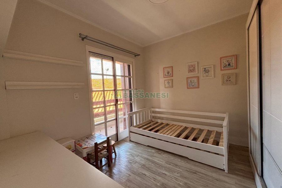 Apartamento com 190m², 3 dormitórios, 2 vagas, no bairro Madureira em Caxias do Sul para Alugar