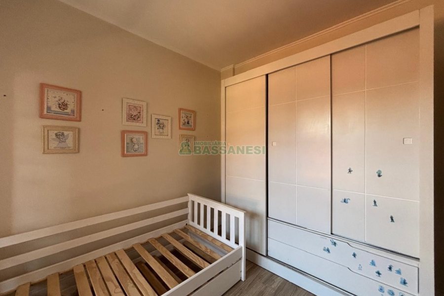 Apartamento com 190m², 3 dormitórios, 2 vagas, no bairro Madureira em Caxias do Sul para Alugar