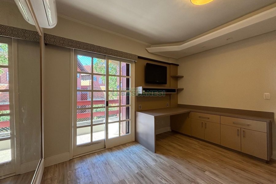 Apartamento com 190m², 3 dormitórios, 2 vagas, no bairro Madureira em Caxias do Sul para Alugar