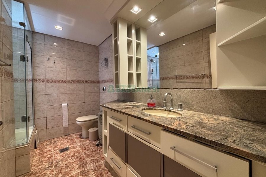Apartamento com 190m², 3 dormitórios, 2 vagas, no bairro Madureira em Caxias do Sul para Alugar