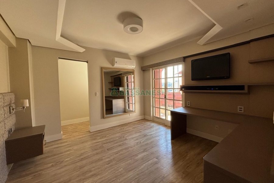 Apartamento com 190m², 3 dormitórios, 2 vagas, no bairro Madureira em Caxias do Sul para Alugar