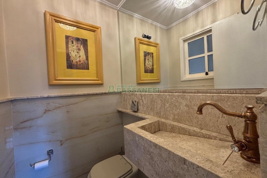 Apartamento com 190m², 3 dormitórios, 2 vagas, no bairro Madureira em Caxias do Sul para Alugar