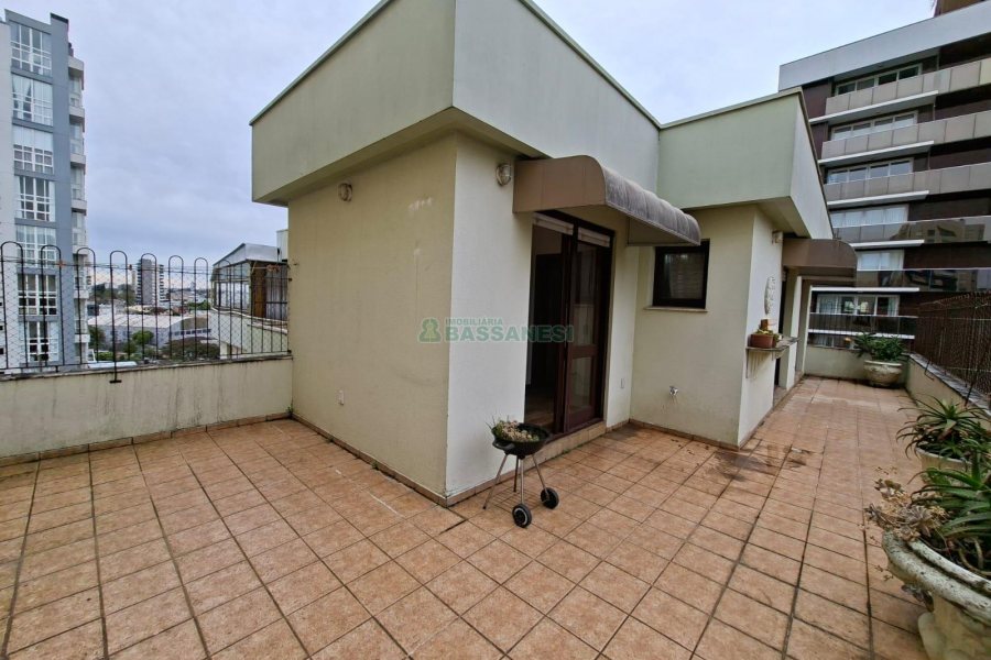 Apto/Cobertura com 157m², 4 dormitórios, 2 vagas, no bairro Panazzolo em Caxias do Sul para Alugar