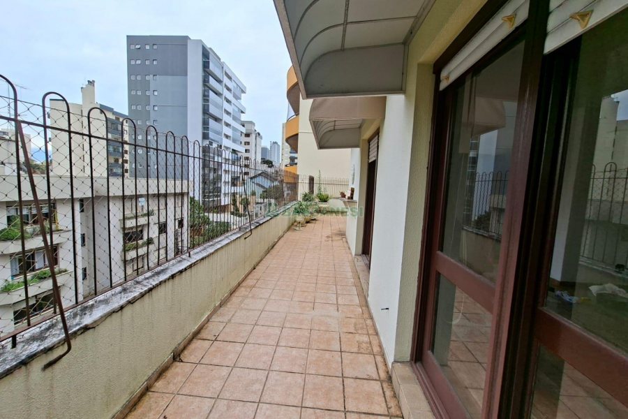 Apto/Cobertura com 157m², 4 dormitórios, 2 vagas, no bairro Panazzolo em Caxias do Sul para Alugar
