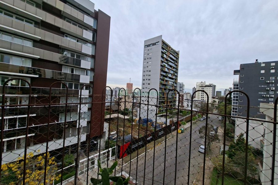 Apto/Cobertura com 157m², 4 dormitórios, 2 vagas, no bairro Panazzolo em Caxias do Sul para Alugar