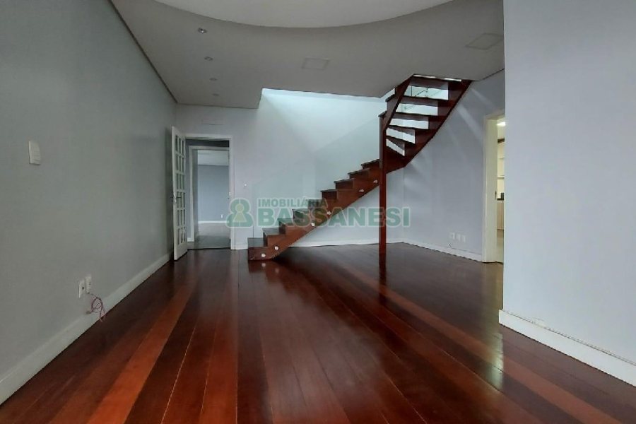 Apto/Cobertura com 250m², 3 dormitórios, 2 vagas, no bairro Petrópolis em Caxias do Sul para Alugar