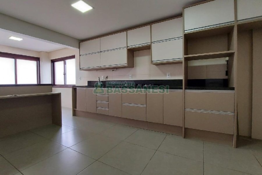 Apto/Cobertura com 250m², 3 dormitórios, 2 vagas, no bairro Petrópolis em Caxias do Sul para Alugar