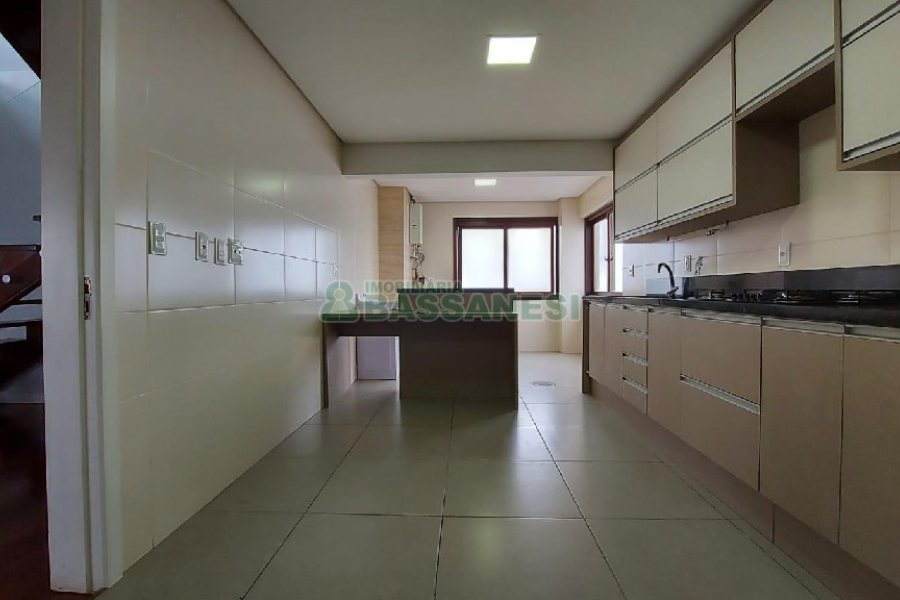 Apto/Cobertura com 250m², 3 dormitórios, 2 vagas, no bairro Petrópolis em Caxias do Sul para Alugar