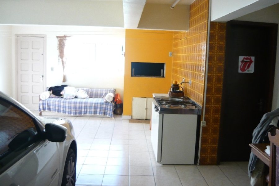 Casa com 280m², 3 dormitórios, 4 vagas, no bairro Lourdes em Caxias do Sul para Comprar