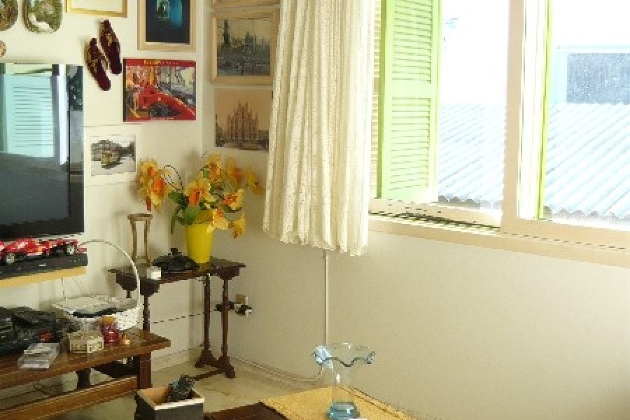 Casa com 280m², 3 dormitórios, 4 vagas, no bairro Lourdes em Caxias do Sul para Comprar