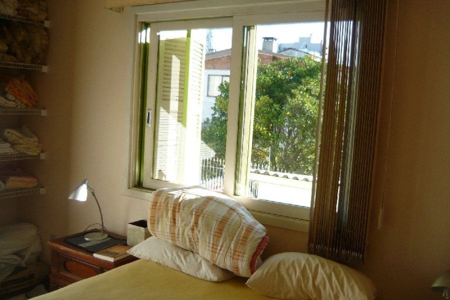 Casa com 280m², 3 dormitórios, 4 vagas, no bairro Lourdes em Caxias do Sul para Comprar