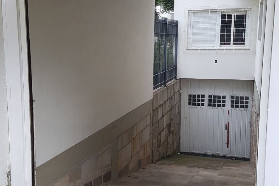 Casa com 390m², 6 dormitórios, 3 vagas, no bairro Universitário em Caxias do Sul para Comprar