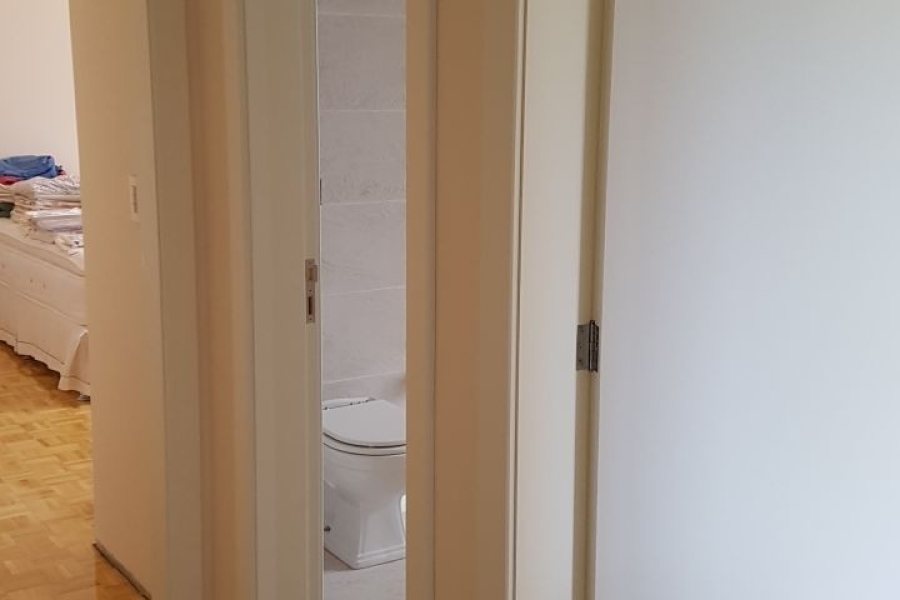 Casa com 390m², 6 dormitórios, 3 vagas, no bairro Universitário em Caxias do Sul para Comprar